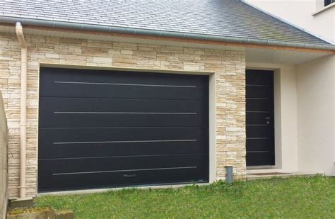 Porte de garage sectionnelle sur mesure près de Caen.